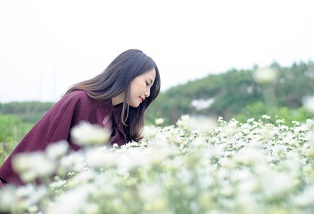 1001 cách tạo dáng nữ tính và dịu dàng cho bạn gái