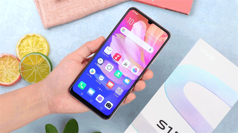 Màn hình Super AMOLED hiển thị hình ảnh tốt hơn