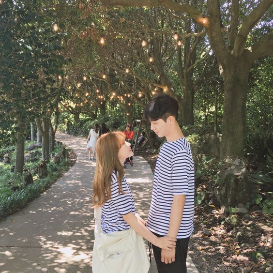 tạo dáng couple cùng vivo V17 Pro