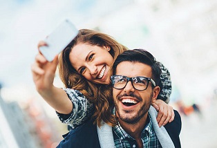 Những kiểu pose ảnh dành cho couple khiến hội F.A