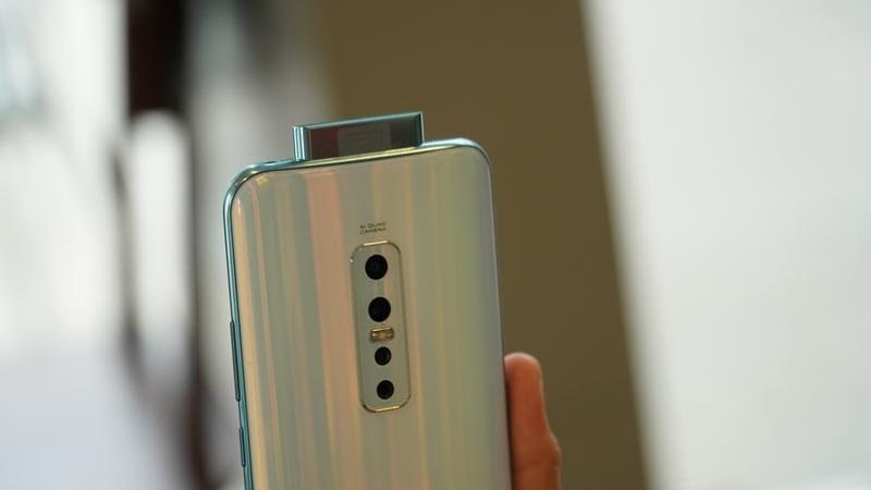 Vivo V17 Pro với combo 6 camera giúp bạn có được những công cụ chụp hình chuyên nghiệp