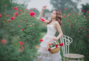 Cách tạo dáng chụp ảnh khi mặc váy đẹp cho dịp Tết năm nay