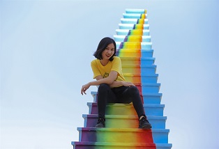 Tự nhiên nảy ra vài cách chụp hình ở cầu thang "xuất thần" cho bạn tham  khảo nè! - ALONGWALKER