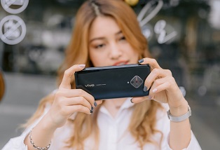 Chụp ảnh xóa phông