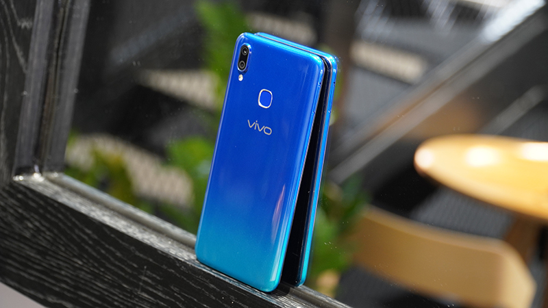 Vivo Y93 với thiết kế tổng thể nhỏ gọn, hài hòa.